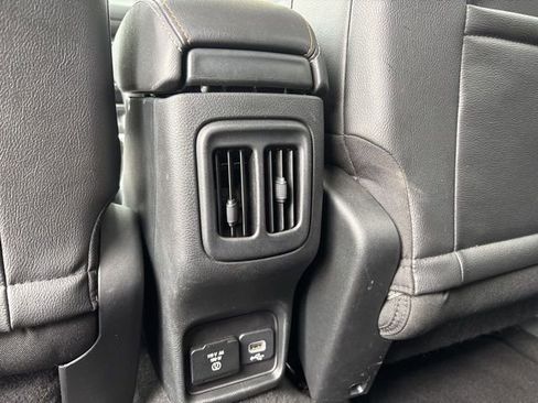 Used 2018 Jeep Compass Latitude w/ Popular Equipment Group image 16