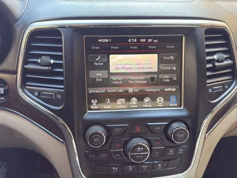Used 2015 Jeep Grand Cherokee Overland w/ Advanced Technology Group AWD/4WD image 17