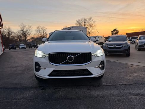 Used 2022 Volvo XC60 B5 Momentum image 8