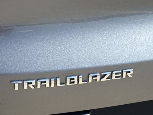 Used 2025 Chevrolet TrailBlazer LT FWD image 33