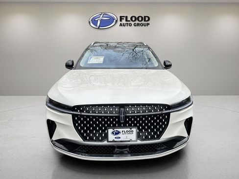 New 2026 Lincoln Nautilus Reserve image 2