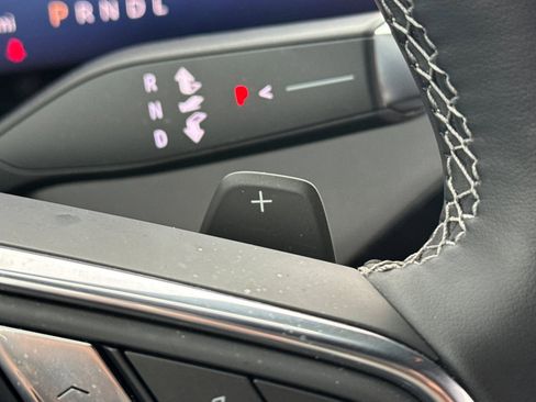 Used 2025 Buick Enclave Preferred image 37