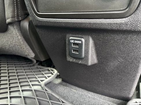 Used 2016 GMC Acadia SLE image 15