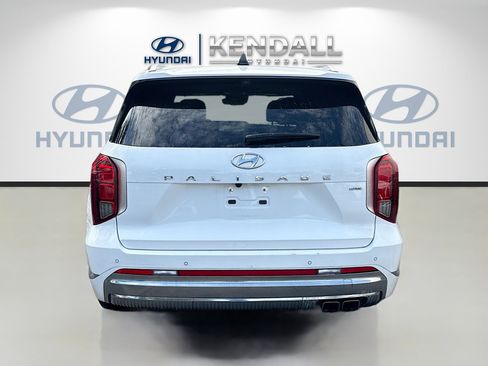 Used 2023 Hyundai Palisade Calligraphy image 5