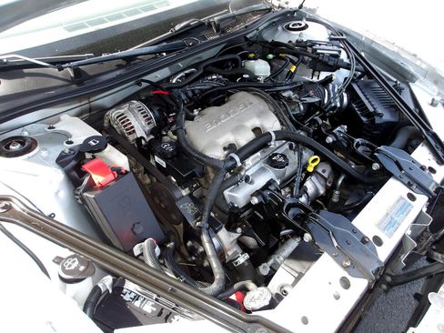 Used 2005 Buick Century Custom image 16