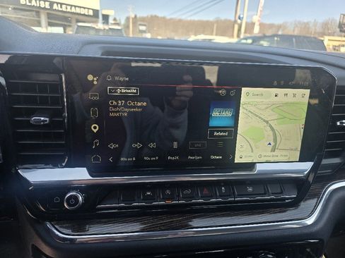 Used 2023 GMC Sierra 1500 SLE image 9