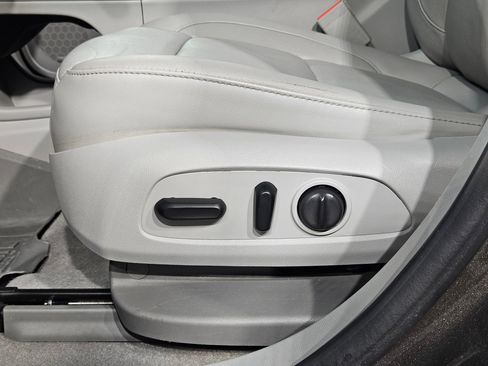 Used 2020 GMC Acadia SLT FWD image 23