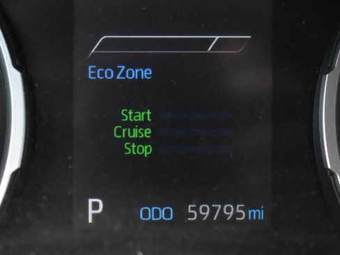 Used 2021 Toyota RAV4 LE image 30