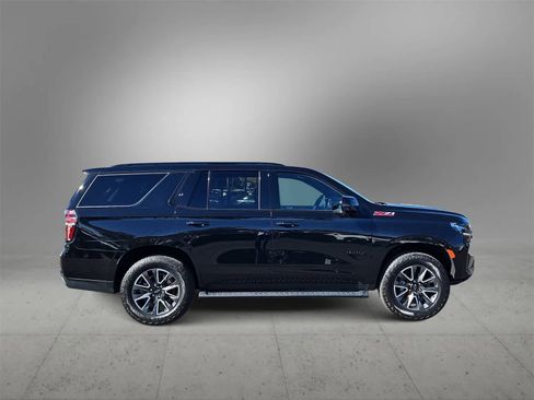 Used 2024 Chevrolet Tahoe Z71 w/ Luxury Package image 9