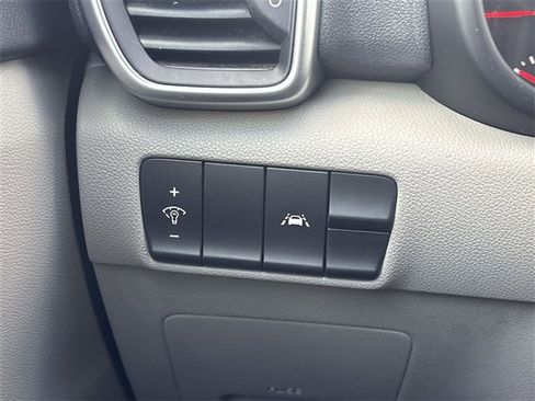 Used 2021 Kia Sportage LX image 16
