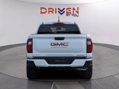 New 2025 GMC Canyon Elevation w/ Convenience Package image 4