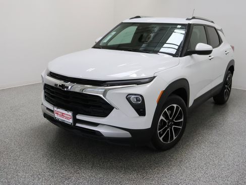 Used 2026 Chevrolet TrailBlazer LT image 2