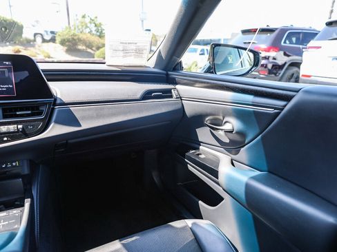 Used 2022 Lexus ES 350 w/ Premium Package image 5