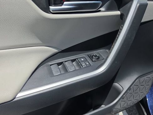 Used 2019 Toyota RAV4 XLE FWD image 17
