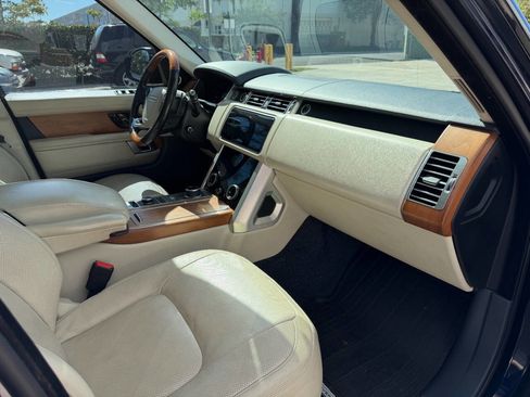 Used 2021 Land Rover Range Rover Westminster Edition image 16