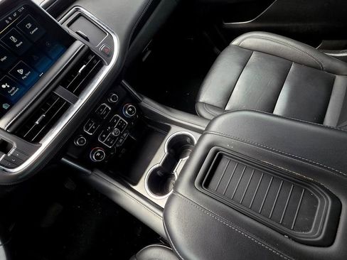 Used 2024 Chevrolet Tahoe LT AWD/4WD image 35