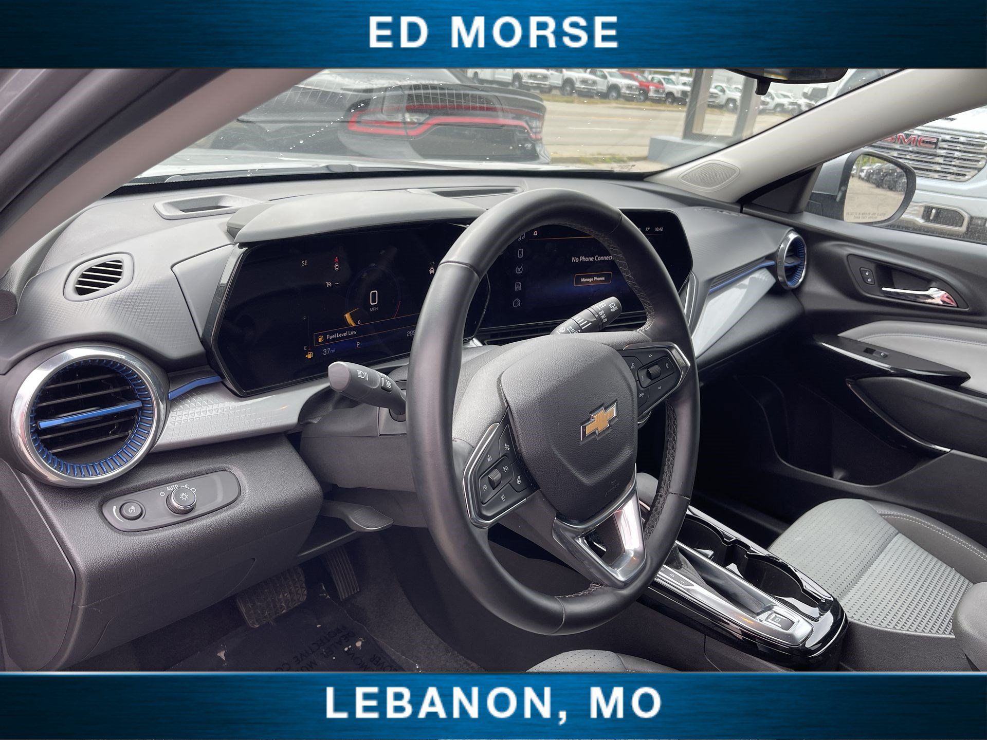 Certified 2025 Chevrolet Trax LT w/ LT Convenience Package FWD image 10