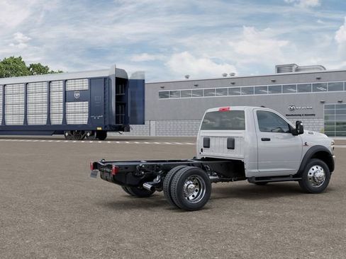New 2026 RAM 5500 Tradesman AWD/4WD image 4