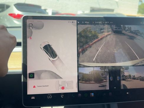 Used 2022 Tesla Model 3 Long Range AWD/4WD image 17