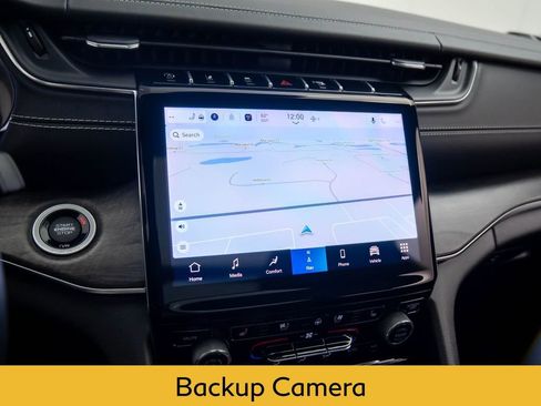 Used 2022 Jeep Grand Cherokee Overland w/ Adv Protech Group III image 25