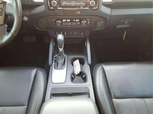 Used 2022 Nissan Frontier SV w/ SV Premium Package RWD image 10