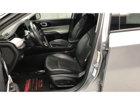 Used 2022 Jeep Compass Limited AWD/4WD image 9