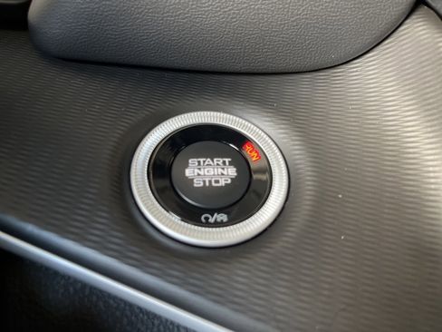 New 2025 Jeep Grand Cherokee Altitude image 24