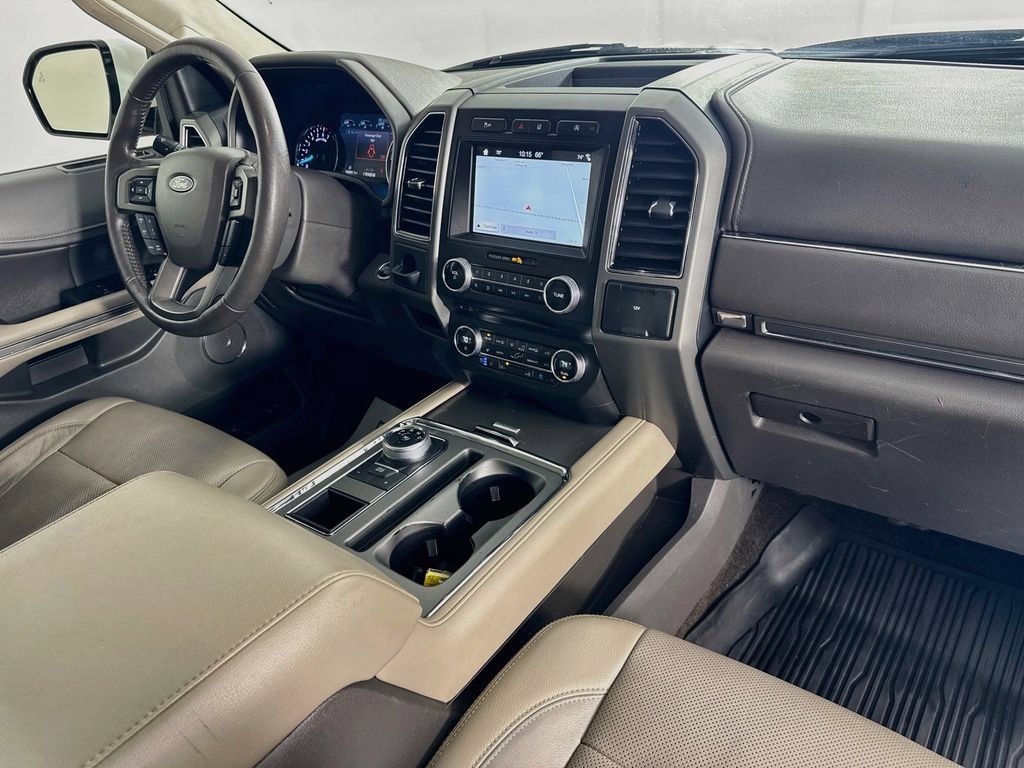 Used 2018 Ford Expedition Max XLT w/ Equipment Group 202A RWD image 39