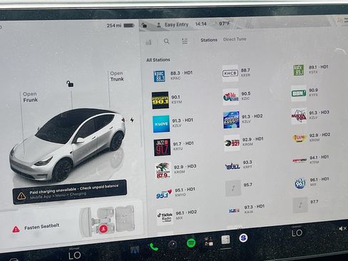 Used 2025 Tesla Model Y Long Range RWD image 15