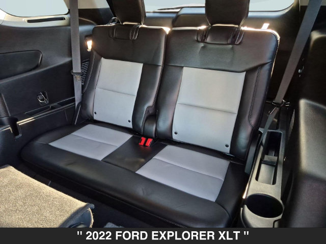 Used 2022 Ford Explorer XLT w/ Equipment Group 202A AWD/4WD image 27