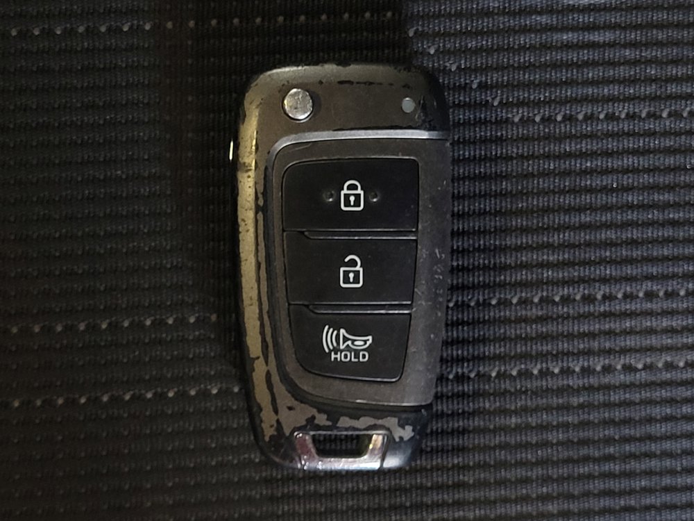 Used 2022 Hyundai Venue SE w/ Cargo Package FWD image 32