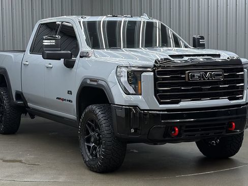 Used 2025 GMC Sierra 2500 AT4X AWD/4WD image 7