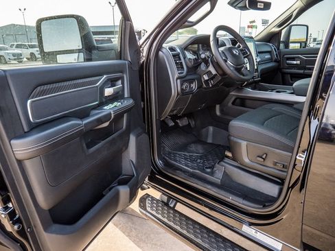 New 2026 RAM 3500 Big Horn AWD/4WD image 34
