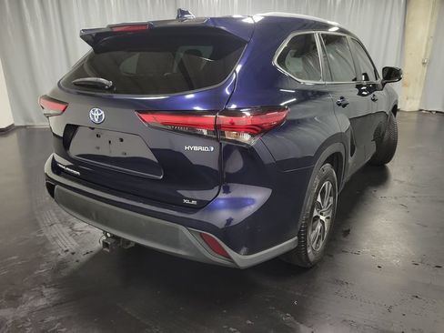 Used 2023 Toyota Highlander XLE FWD image 8