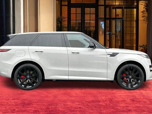 Used 2025 Land Rover Range Rover Sport Dynamic SE image 9