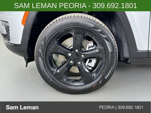 New 2025 Jeep Grand Cherokee L Limited w/ Black Appearance Package image 31