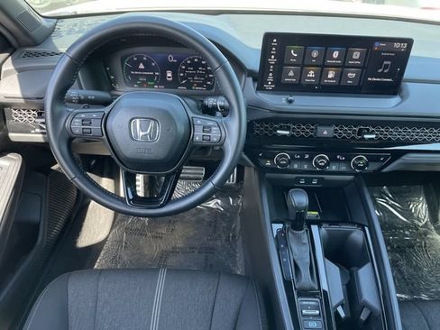 Used 2025 Honda Accord Sport image 11