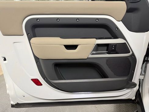 Used 2023 Land Rover Defender 90 S AWD/4WD image 8