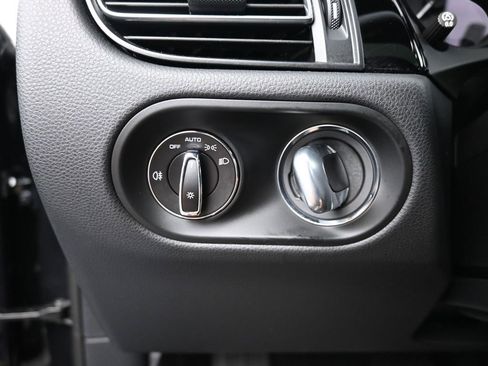 Certified 2023 Porsche Macan image 19