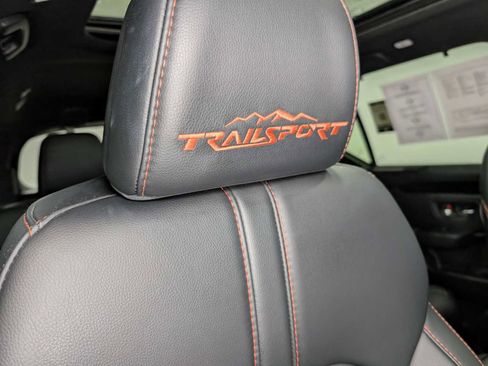 Used 2025 Honda Pilot TrailSport image 43