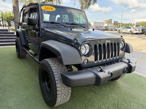 Used 2016 Jeep Wrangler Unlimited Sport AWD/4WD image 3