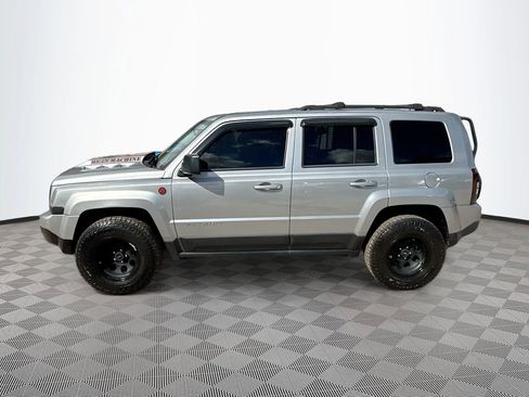 Used 2017 Jeep Patriot Latitude image 9