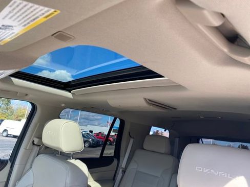 Certified 2018 GMC Yukon Denali w/ Open Road Package image 16