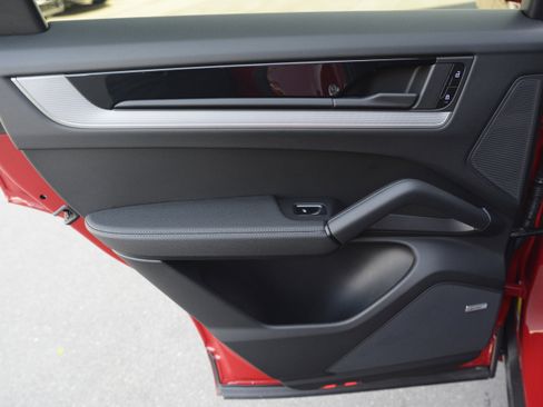 Used 2026 Porsche Cayenne S image 29