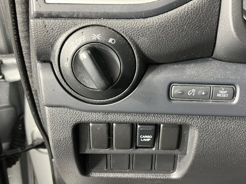 Used 2017 Nissan Titan S image 18