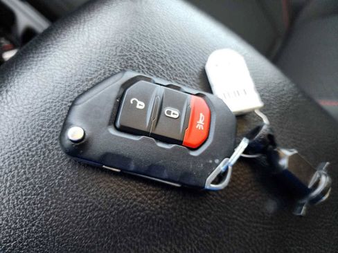 Used 2021 Jeep Gladiator Rubicon AWD/4WD image 29