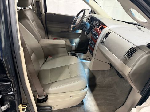 Used 2005 Dodge Durango SLT image 12