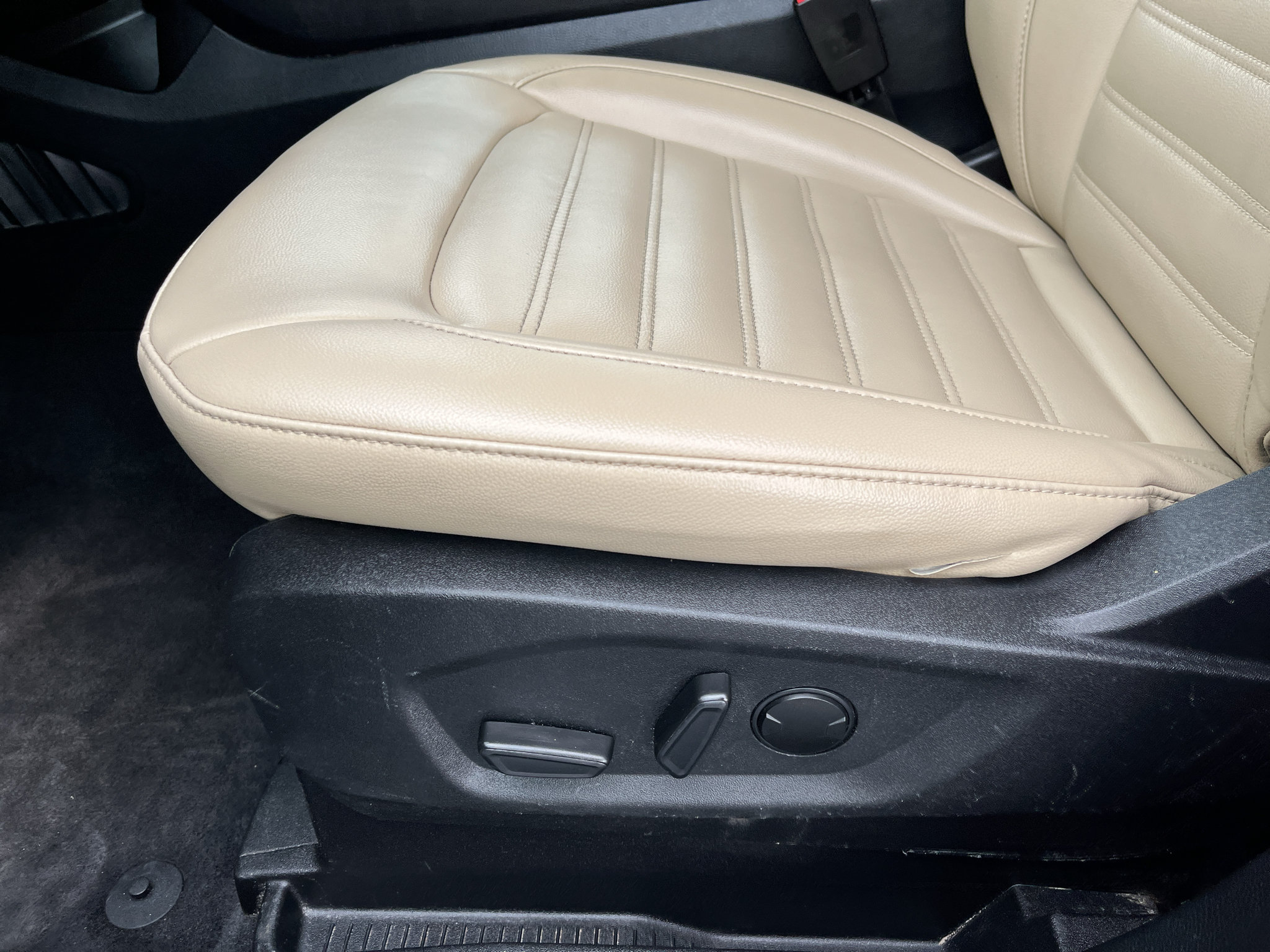 Used 2024 Ford Edge SEL AWD/4WD image 31