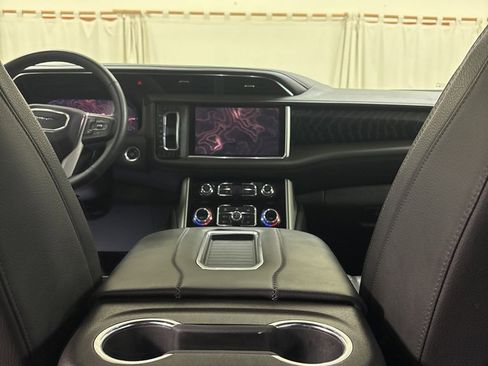 Used 2023 GMC Yukon XL Denali image 20