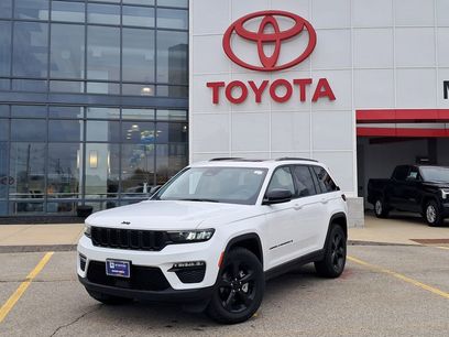 Used 2023 Jeep Grand Cherokee Limited w/ Black Appearance Package